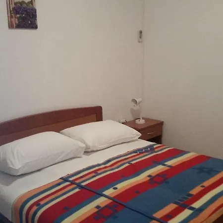 Sveta Nedilja 11433a Apartment Jelsa (Hvar)